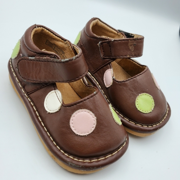 Toddler Girls Leather Squeaky Mary Jane Shoes. Size 2